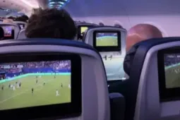 Hãng hàng không chơi lớn, chiếu cả World Cup trên máy bay