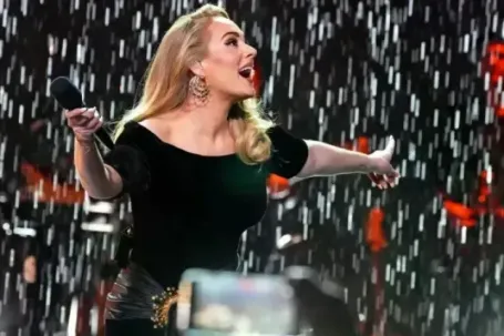 Adele trở lại phòng thu, kiên quyết từ chối những chuyến lưu diễn dài ngày