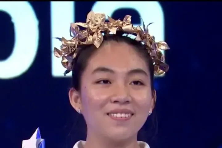 Nữ sinh An Giang càng chơi càng hay, giành vòng nguyệt quế Đường lên đỉnh Olympia
