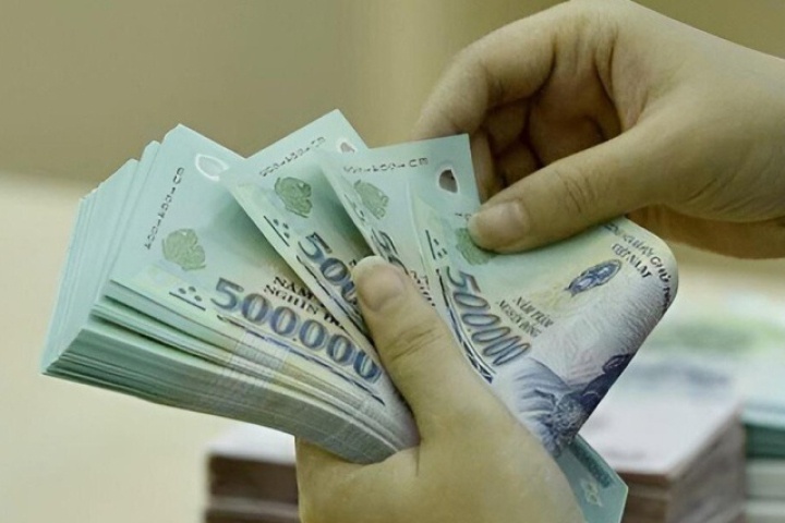 Gửi tiết kiệm 12 tháng lãi suất lên tới 9,2%: Bất ngờ số tiền về tay khi gửi 300 triệu đồng