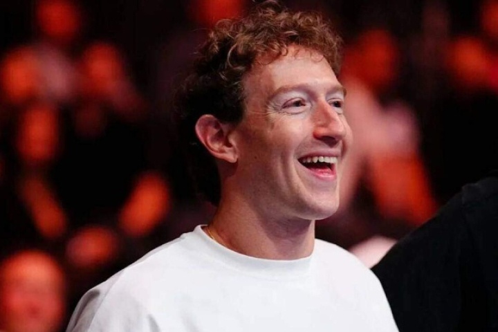Mark Zuckerberg cho bò ăn hạt macca, uống bia lạnh