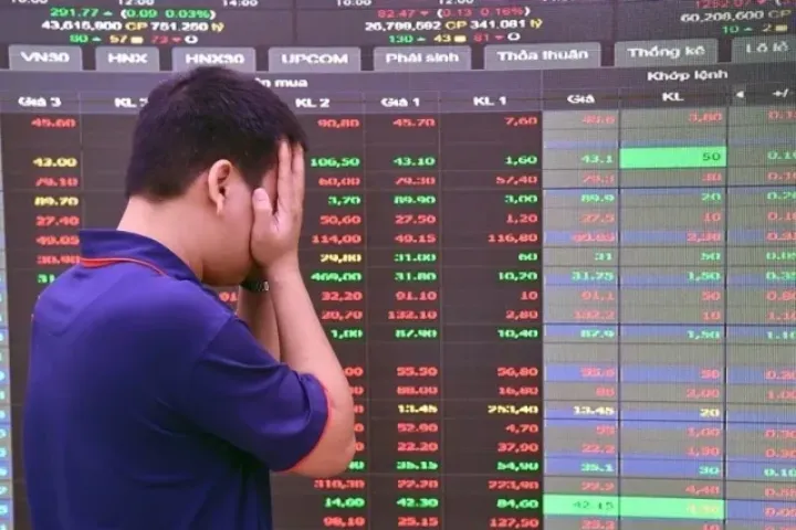 Cổ phiếu bị bán tháo ồ ạt