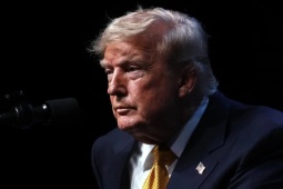 Tổng thống Trump dọa giáng đòn rất mạnh vào Iran, tuyên bố Mỹ sẽ bảo vệ eo biển Hormuz