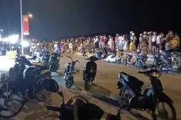 Bị sóng cuốn khi tắm biển ở Quảng Ngãi, 2 người chết, 1 mất tích