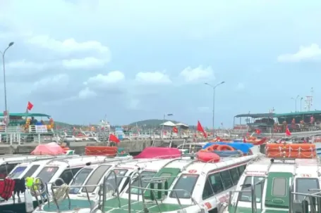 Nhiều ca nô, tàu du lịch Phú Quốc tạm dừng hoạt động