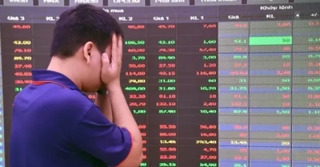 Cổ phiếu bị bán tháo ồ ạt