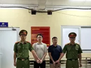 Bắt khẩn cấp 2 đối tượng dừng xe ô tô, đuổi đánh nhau giữa giao lộ