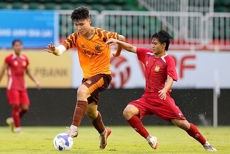 Được bầu Đức tiếp sức, HLV Lào tự tin gây "sốc" trước Thái Lan ở AFF Cup