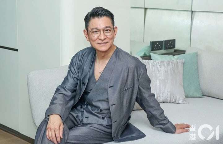 Lưu Đức Hoa vẫn phong độ ở tuổi U70.