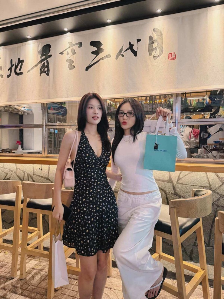 Kỳ Duyên - Thiên Ân tặng nhau trang sức gần 200 triệu đồng - 1