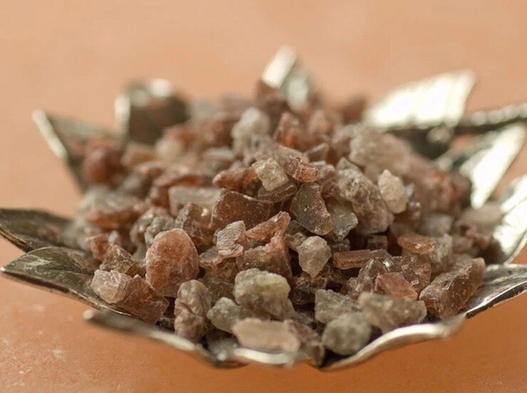 Muối tre Hàn Quốc được xem là một trong những loại muối đắt nhất thế giới. Ảnh: The Meadow