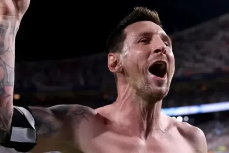 Tranh luận Messi và Argentina chọc tức tuyển Anh