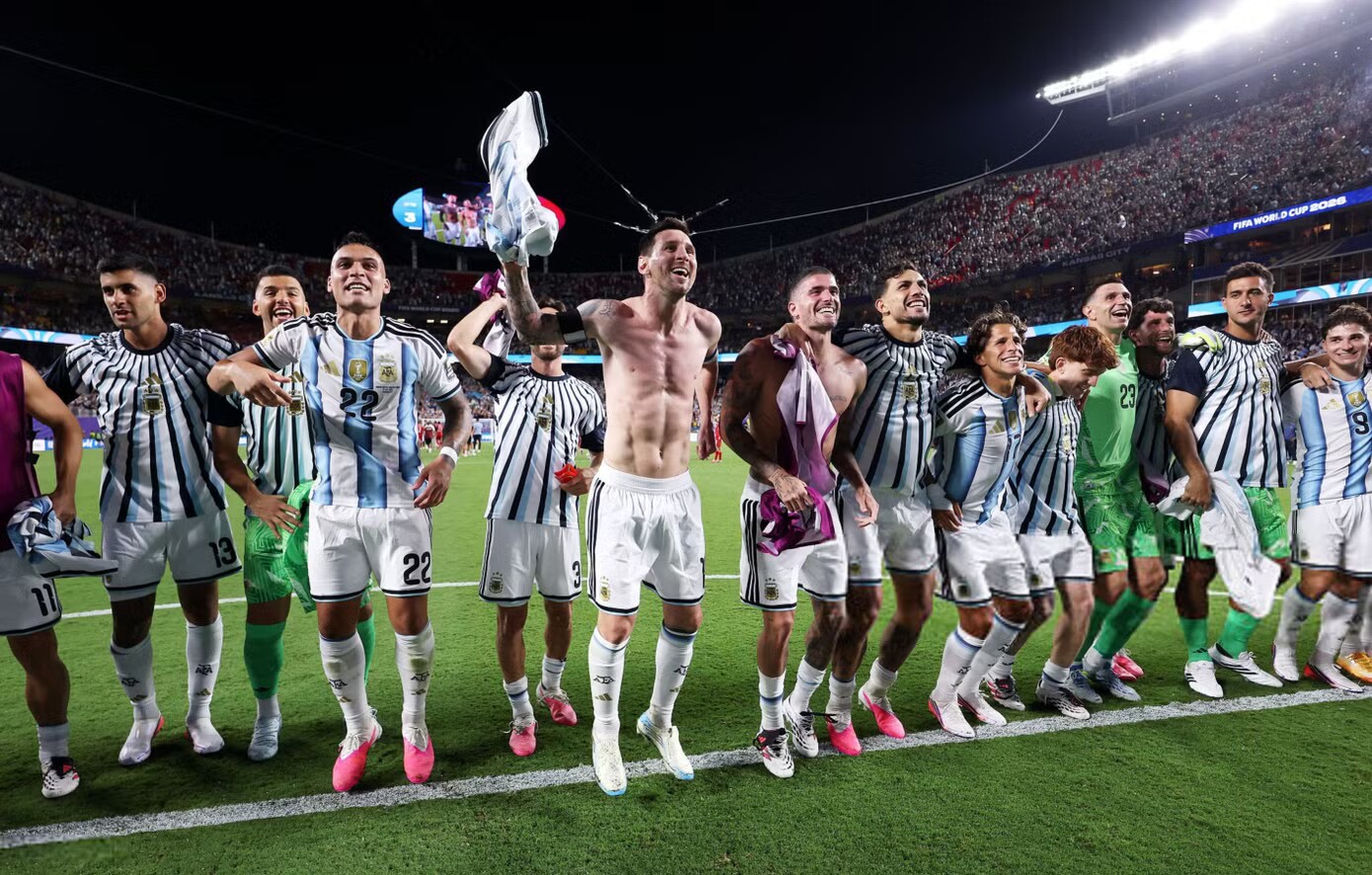 Tranh luận Messi và Argentina chọc tức tuyển Anh - 5