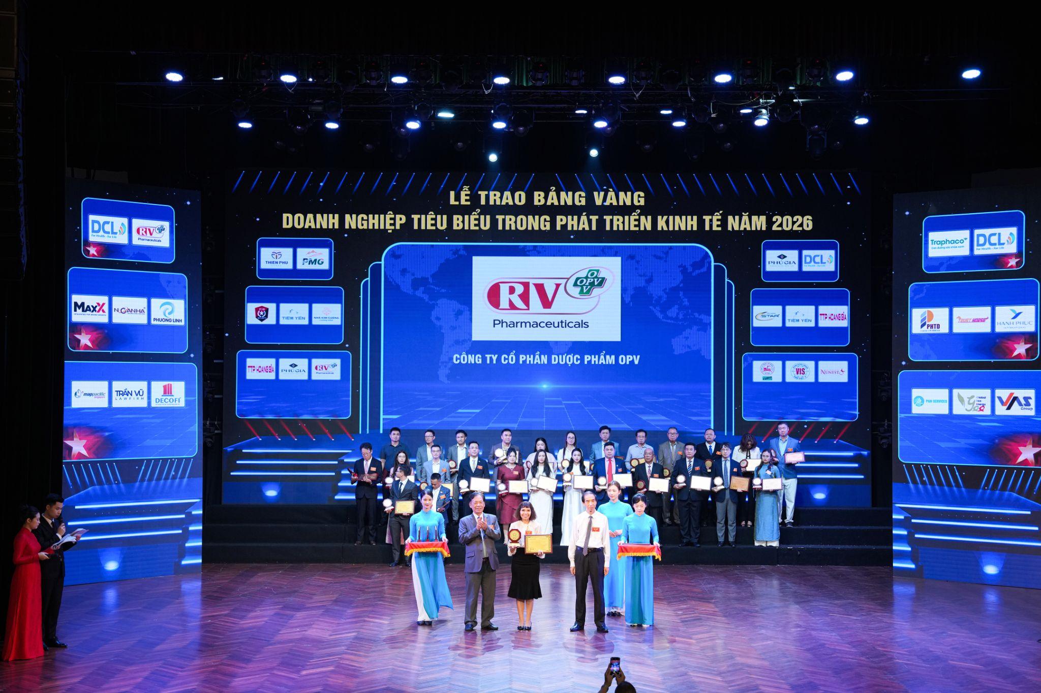 Bà Đào Thị Kim Loan – Tổng Giám đốc OPV nhận giải thưởng “Top 10 doanh nghiệp vốn nước ngoài tiêu biểu trong phát triển kinh tế - xã hội năm 2026”