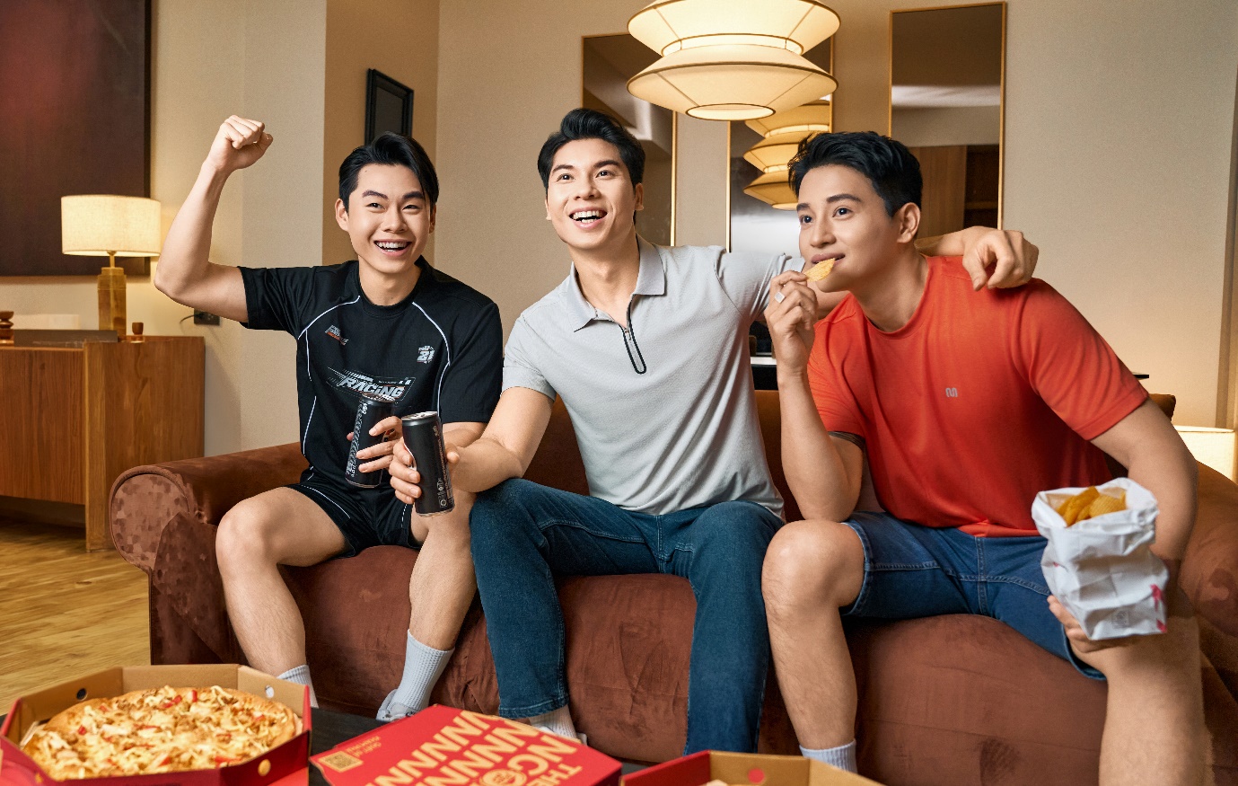 "We're Active" không chỉ là thông điệp của một bộ sưu tập thời trang, đó là tuyên ngôn về một lối sống chủ động, tự do sống và trải nghiệm của người đàn ông hiện đại.