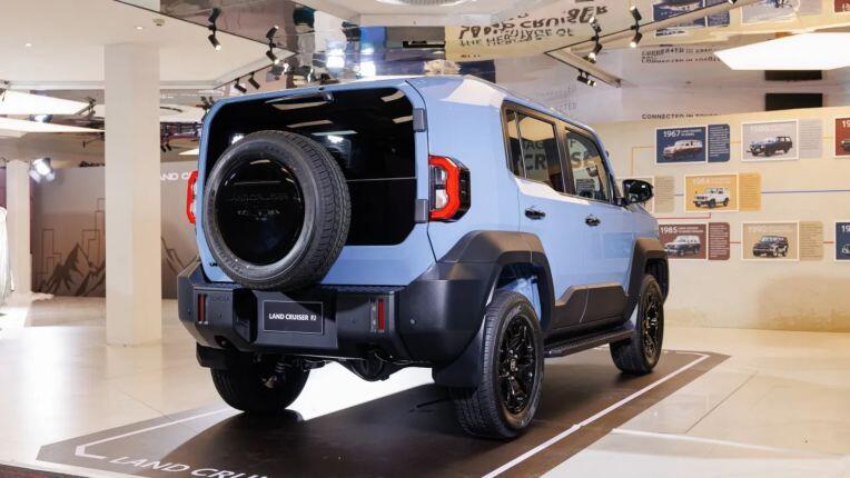 Toyota Land Cruiser FJ tiếp tục được hé lộ thêm ảnh mới tại Việt Nam - 3