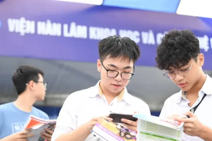 Khi trường đại học 'đói' sinh viên