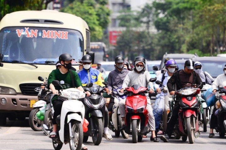 Miền Bắc tiếp tục nắng nóng 36 độ trước khi bước vào đợt mưa dông mạnh