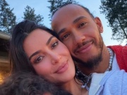 Kim Kardashian đi du lịch cùng tình trẻ và bốn con