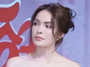 Á hậu kiện một ngân hàng