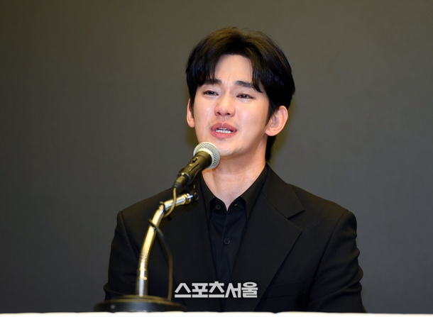 Vụ bê bối hẹn hò với&nbsp;nữ diễn viên quá cố Kim Sae Ron kéo sự nghiệp của Kim Soo Hyun xuống thê thảm