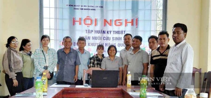 Các hộ nông dân xã Phan Sơn, tỉnh Lâm Đồng, dự khoá tập huấn chăn nuôi cừu vừa phát triển kinh tế bền vững, thích ứng với biến đổi khí hậu. Ảnh: PV