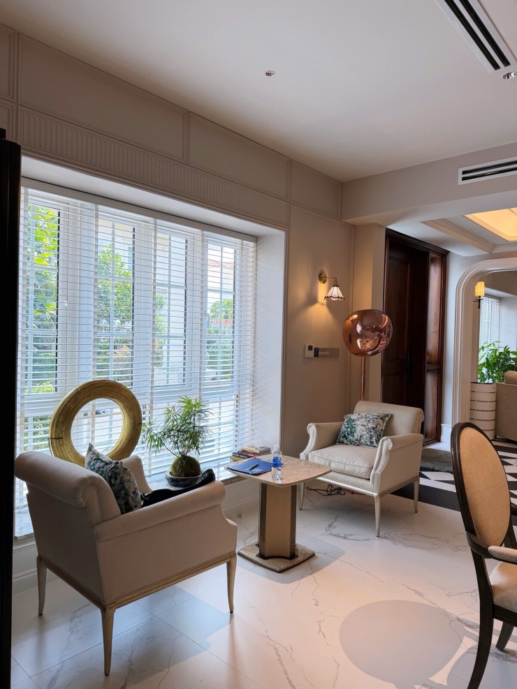 Biệt thự 600 m2 ở 'khu nhà giàu' của hoa khôi Thu Hương - 4