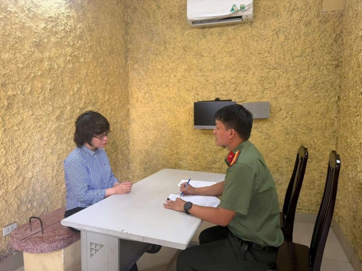 Bị can&nbsp;Nguyễn Thúy Hằng, Giám đốc Nhà xuất bản Hội Nhà văn. Ảnh: CACC.