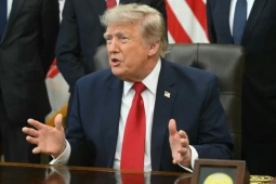 Tổng thống Trump đe dọa đánh sập nhà máy điện và cầu đường của Iran