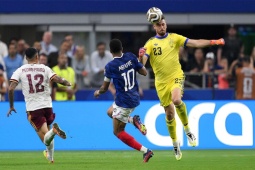 Mbappe ăn thẻ, ĐT Pháp bất lực dù thủ môn Tây Ban Nha mắc sai lầm