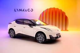 Lynk & Co 02 sắp bán tại Việt Nam: SUV điện thiết kế coupe, tăng tốc như xe thể thao