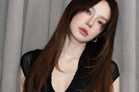 Tuổi 39, Minh Hằng trẻ trung với style đời thường
