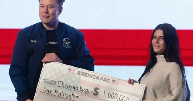 Elon Musk bị cáo buộc chi 1 triệu USD để "mua phiếu"