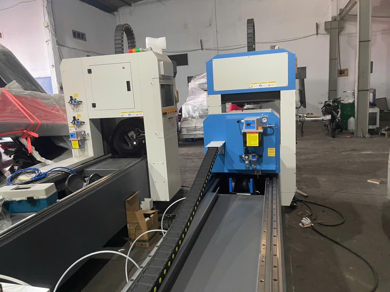 Xưởng gia công inox Cơ Khí Đại Việt tại Nhơn Trạch với đầy đủ thiết bị CNC hiện đại
