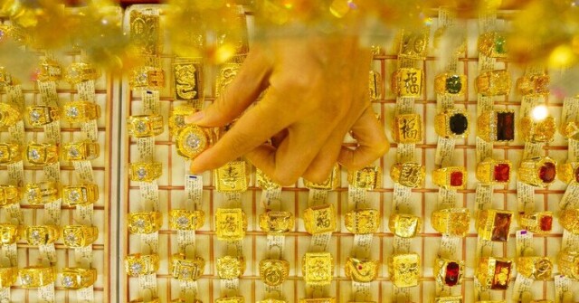 Giá vàng hôm nay 15/7: Quay đầu hồi phục mạnh