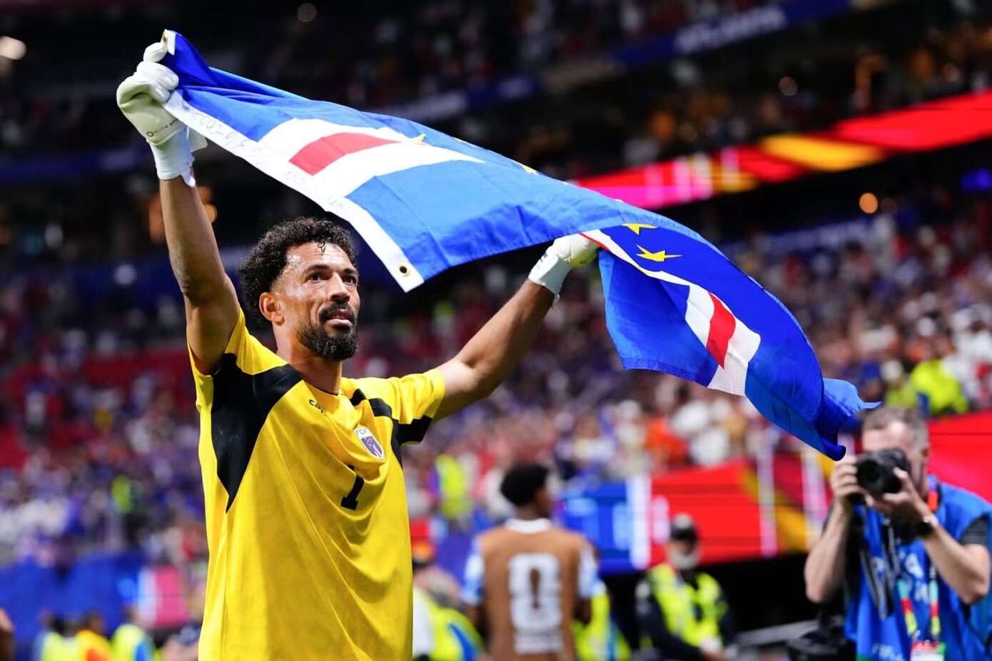 Haaland vượt hết Messi, Neymar và Ronaldo - 20