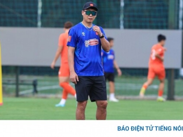 Khuất Văn Khang chấn thương, HLV Kim Sang Sik triệu tập gấp người bổ sung
