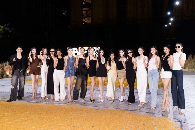 Phương Oanh chuẩn bị cho đêm thi Vietnam Beauty Fashion Fest trong khuôn khổ Miss Grand Vietnam 2026.