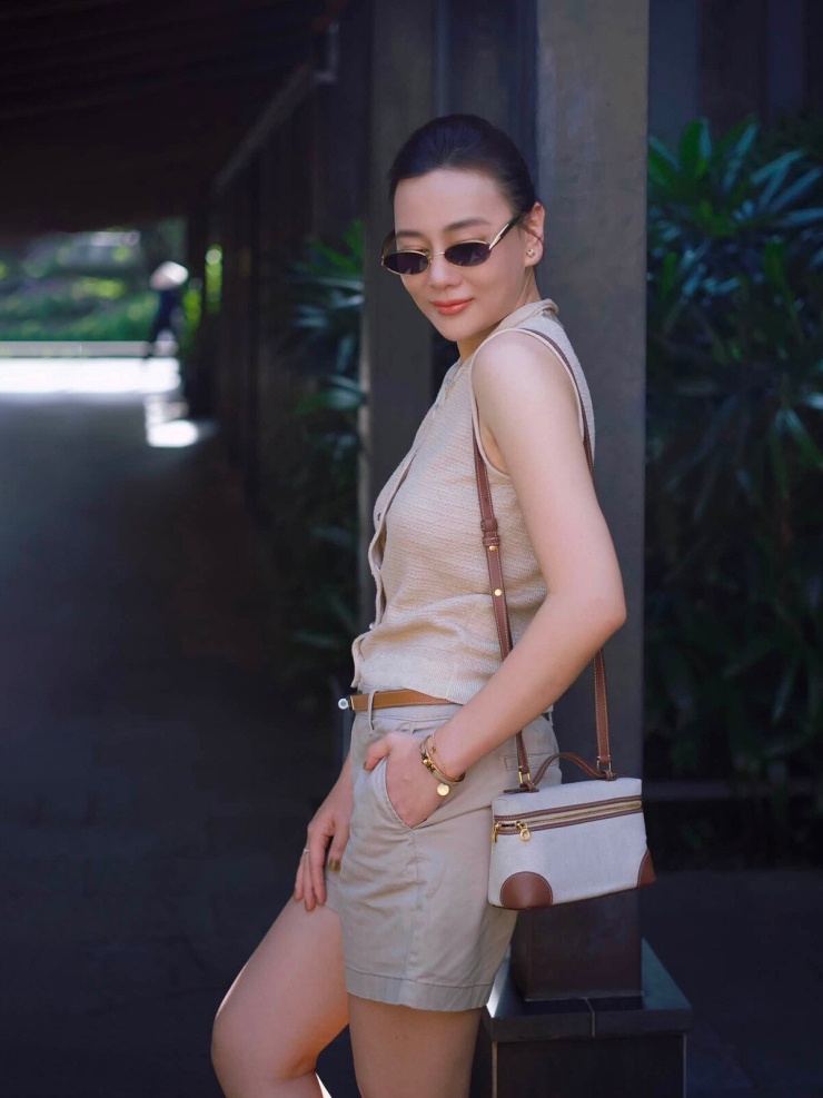 Ảnh sao 16/7: Phương Oanh sành điệu xuống phố - 4