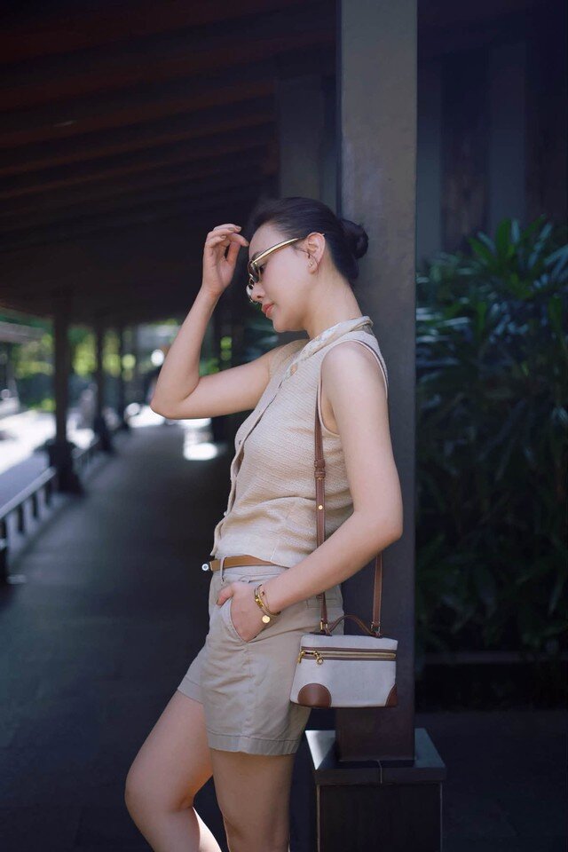 Clip Phương Oanh để mặt mộc, tự makeup 'biến hình' thành quý cô xinh đẹp, tươi tắn - 1