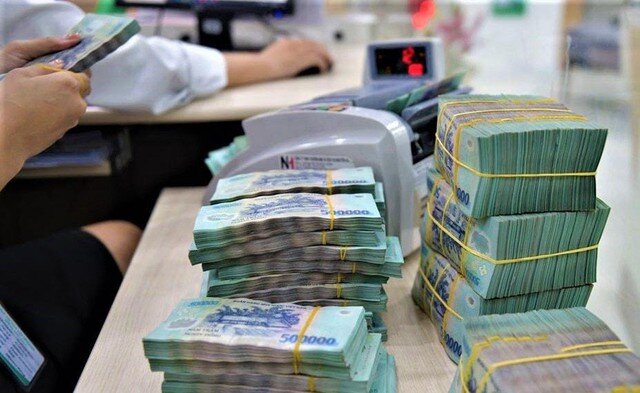 Lãi suất huy động tối đa đối với tiền gửi có kỳ hạn từ 1 tháng đến dưới 6 tháng tại ngân hàng thương mại là 4,75%/năm.