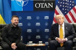 Những 'cú bẻ lái' của ông Trump trong chính sách với Iran và Ukraine