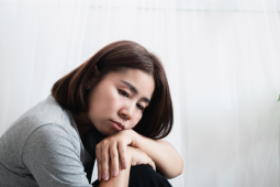 Muốn kết hôn nhưng sợ phải gánh nợ nhà chồng