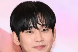 40 kịch bản phim chờ Kim Soo Hyun