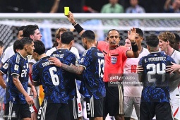 Thư hùng Anh - Argentina biến thành sàn võ, Bellingham - Messi đối đầu nảy lửa