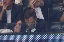 Bóng đá - CĐV Argentina vỡ òa sau màn ngược dòng, Beckham &amp; fan "Tam sư" khóc nghẹn