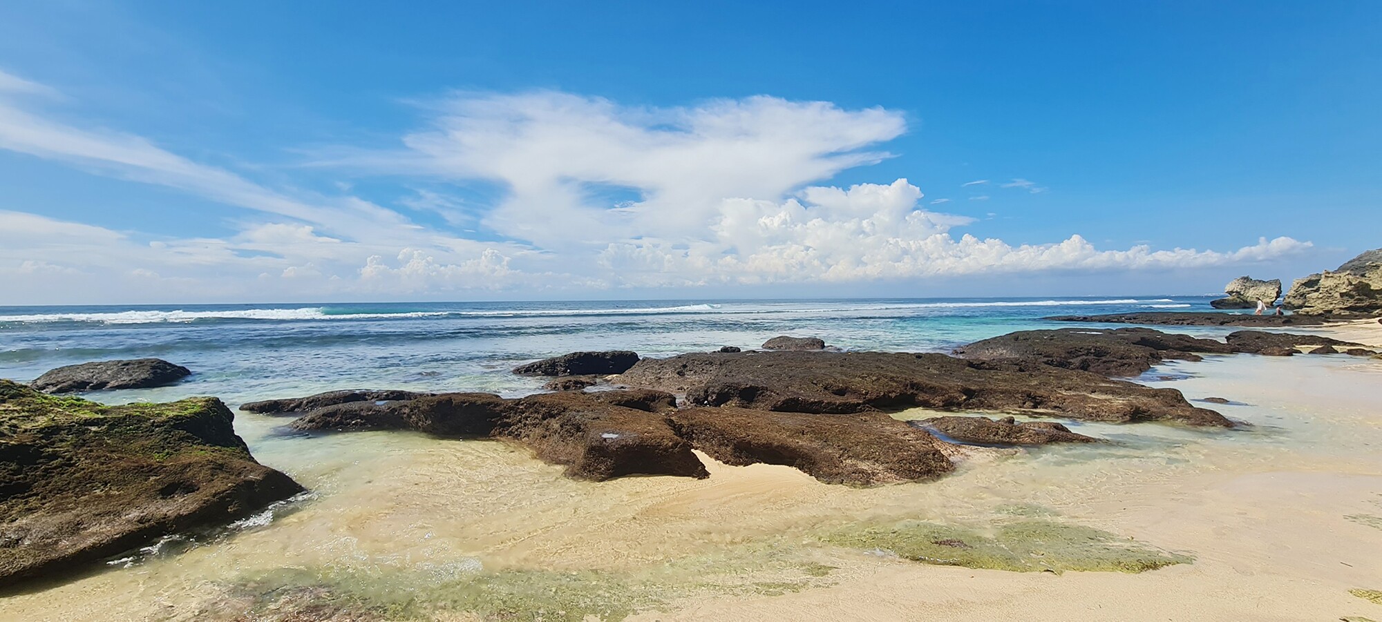 Bali - nơi chỉ cần đứng lặng trước biển cũng có thể bắt gặp một khung cảnh đẹp như tranh