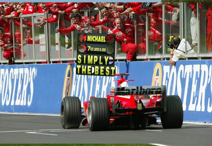 Michael Schumacher giành chiến thắng cuộc đua năm 2004 và chức vô địch F1 thế giới lần thứ 7