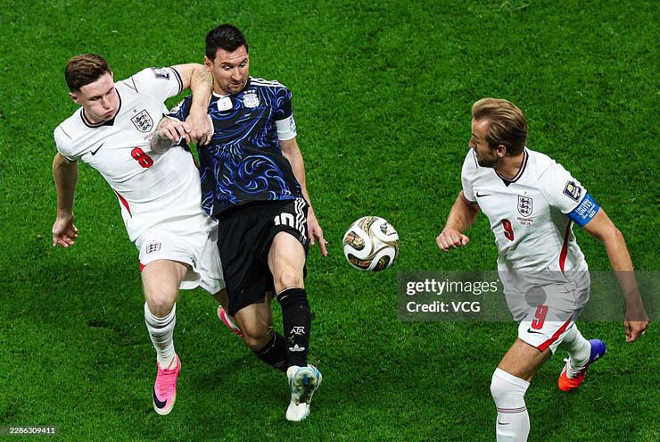 Messi không thể bị ngăn cản