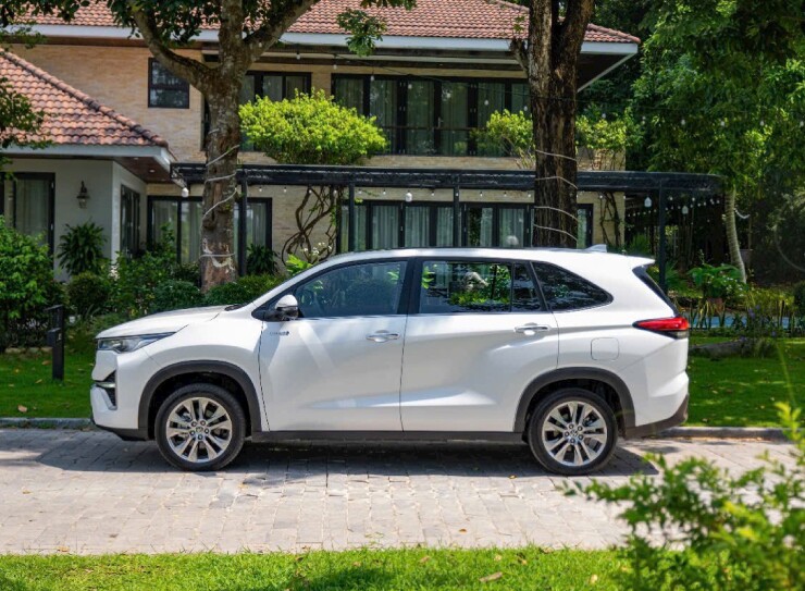 Ưu nhược điểm của Honda HR-V e: HEV RS khi “đối đầu” Toyota Innova Cross HEV - 3
